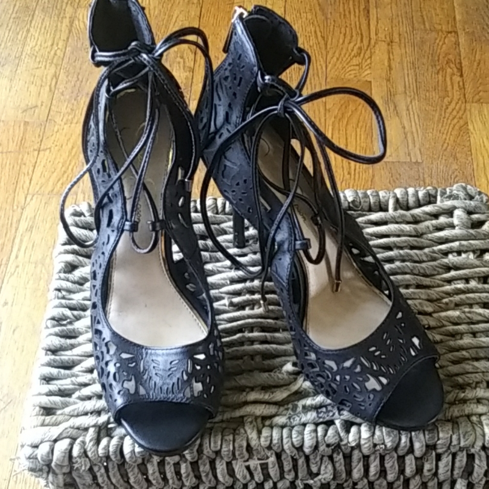 Jessica Simpson Black Heels